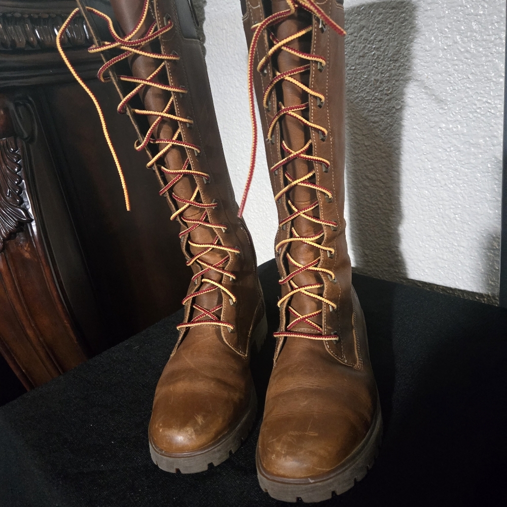 Timberland Brown Lace Up Boots with Vintage Style